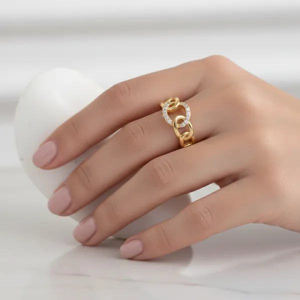 Gold_Linked_Radiance_Ring_For_Women